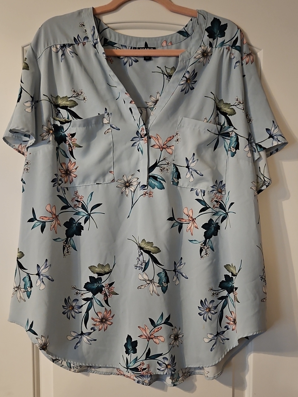 torrid Light Blue Floral Split V-Neck Blouse
